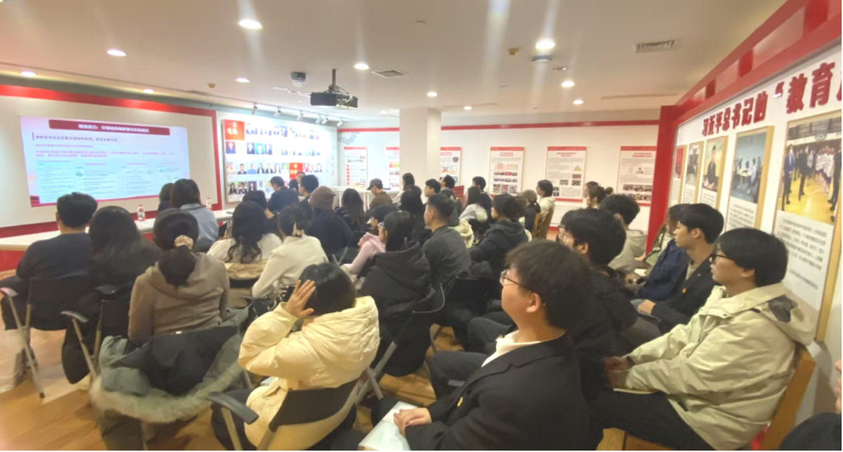 校党委常委、副校长陈红兵为环能学院师生党员讲授“学习贯彻党的二十届四中全会精神”专题党课